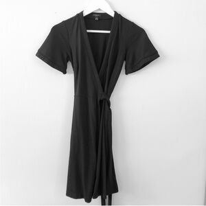 Ann Taylor black short sleeve wrap dress size 0P